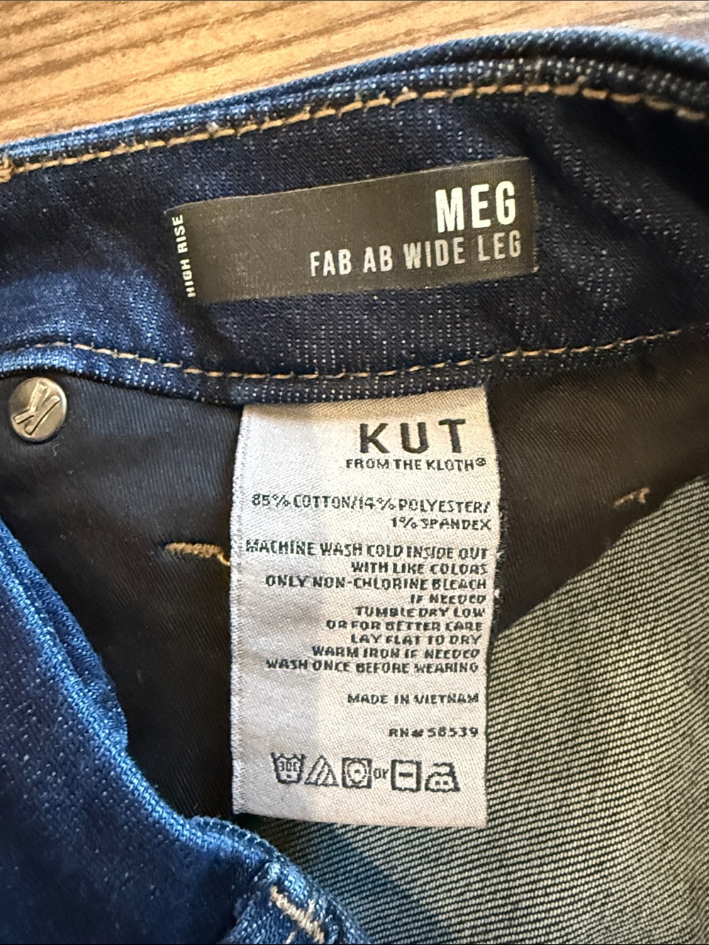 Kut from the Kloth Dark Blue Wide-Leg Jeans with Raw Hem - Picture 3 of 11